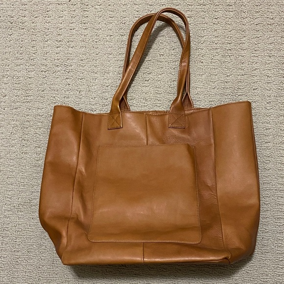HOBO Classic Brown Large Leather Shoulder Tote. - Picture 9 of 16